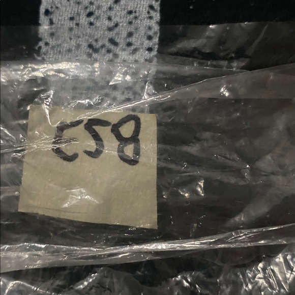 NWOT Black Graphic T-Shirt with Rhinestones XL E58 - Picture 3 of 3